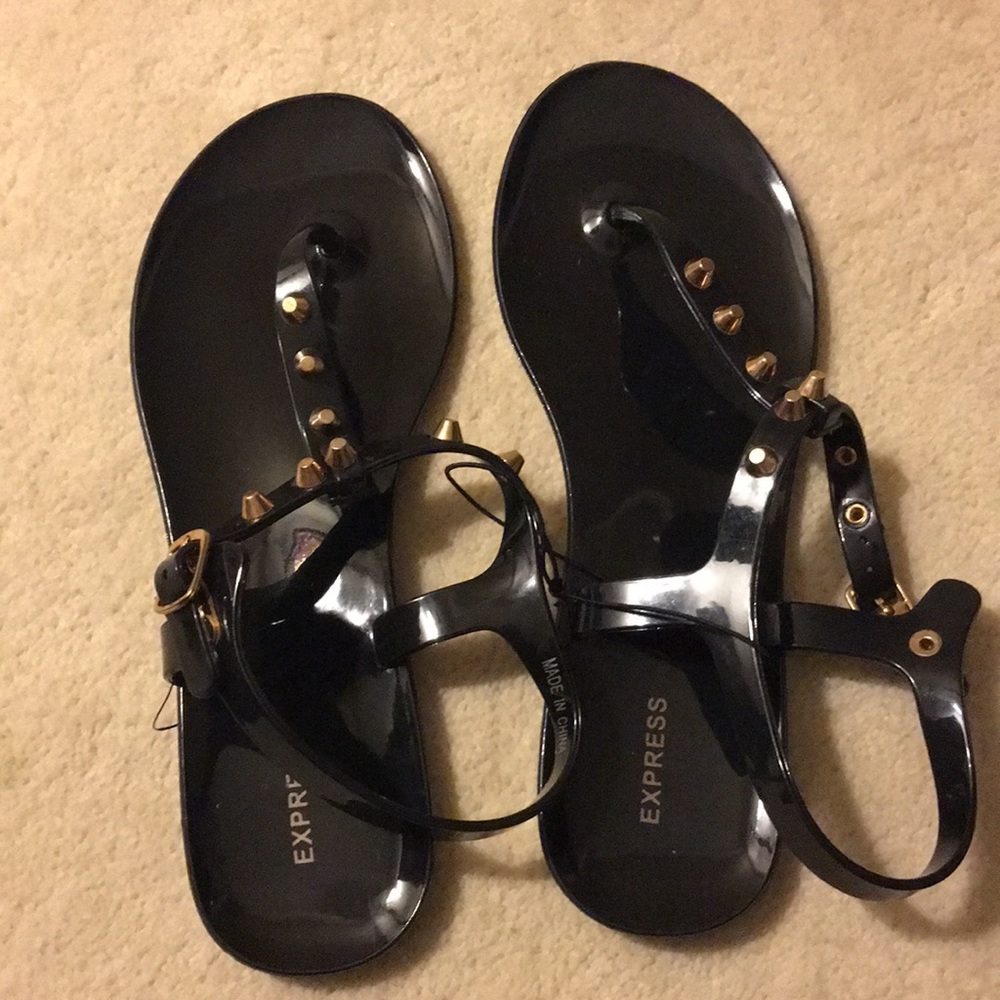Express sandals